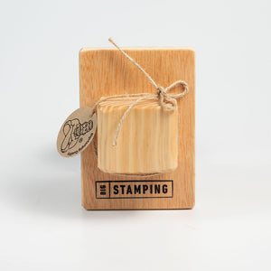 Vista frontal del sello BigStamping talla M, es el sello del Basic Stamping Kit