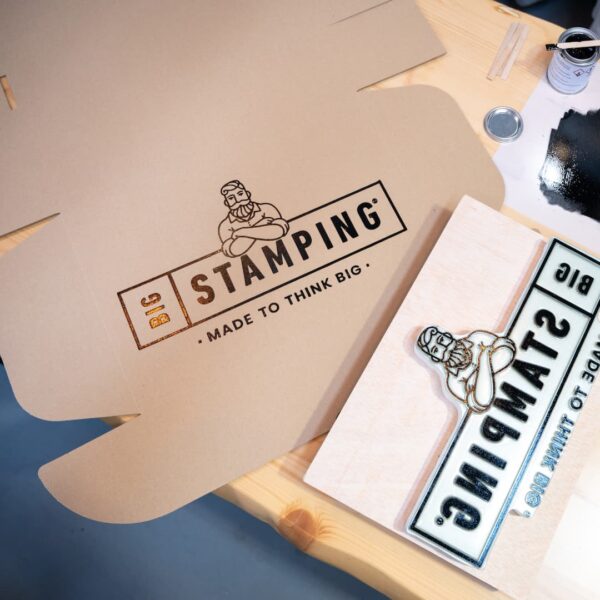 En BigStamping personalizamos nuestras cajas con nuestros propios sellos